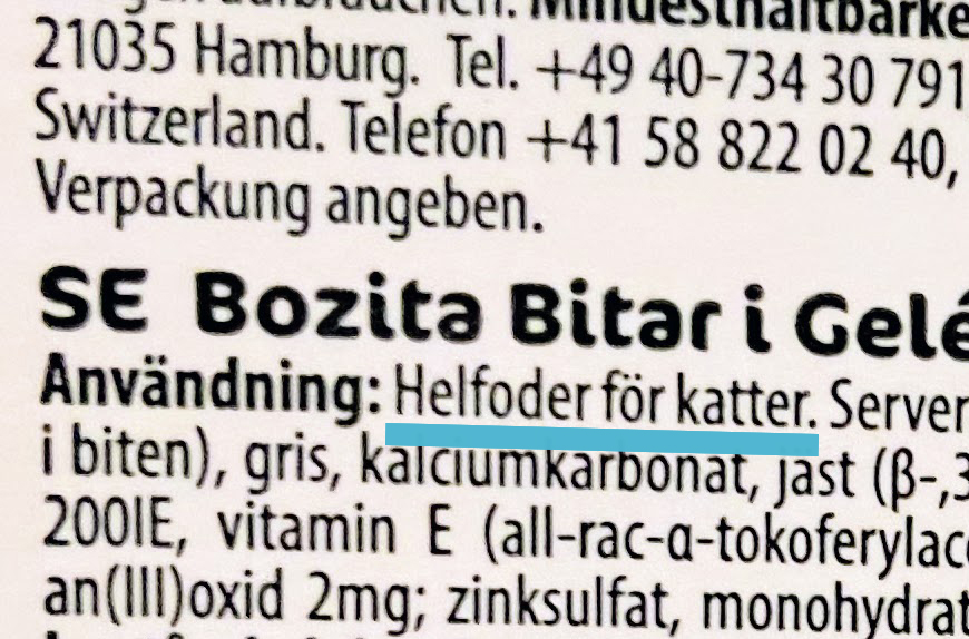 Blötmatförpackning med märkningen helfoder.